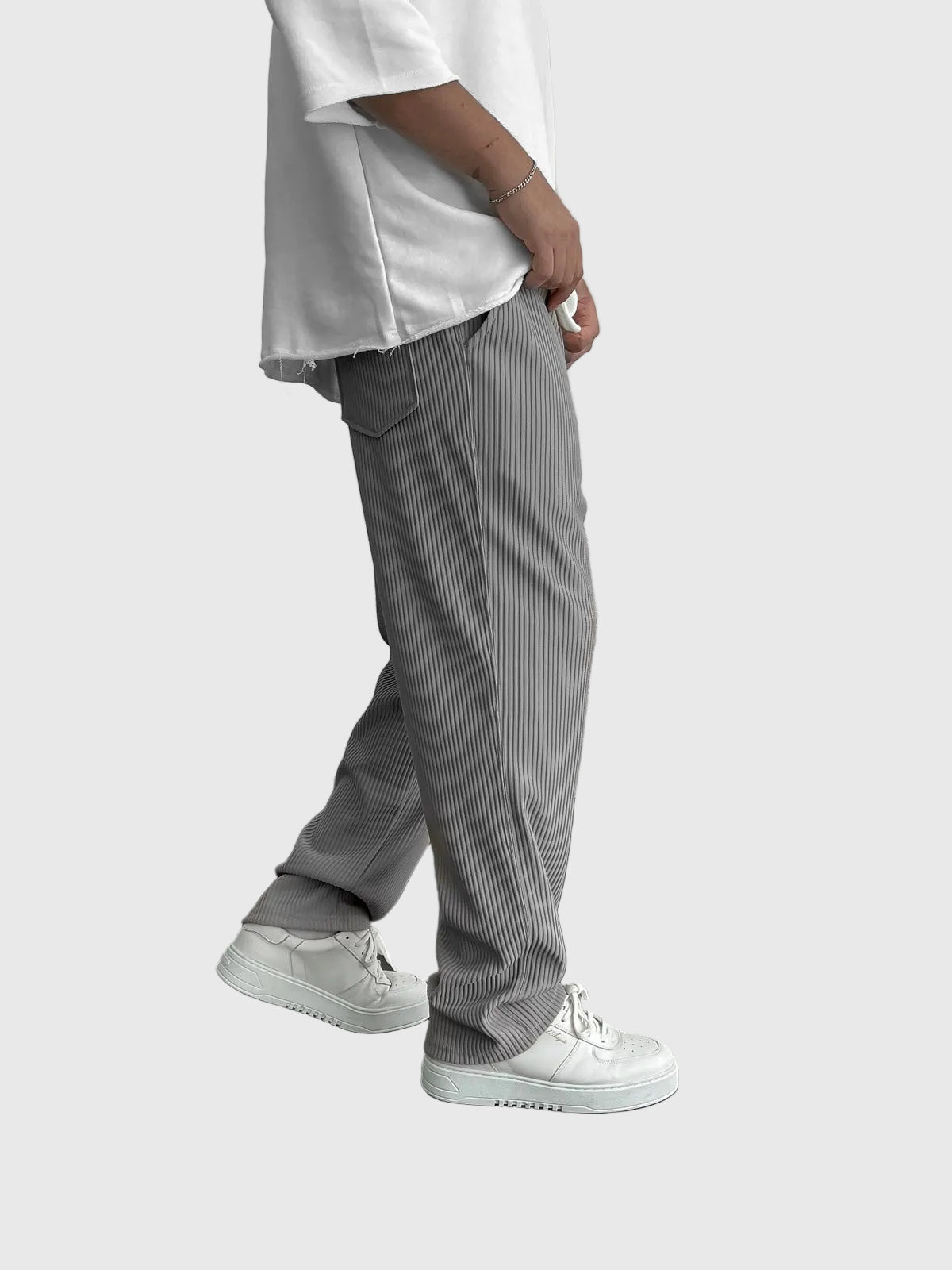 Javier | Relaxed Ribbed Trousers